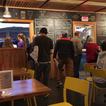 The Hungry Diner - Line on a Monday night - New American Near Me - Walpole, New Hampshire