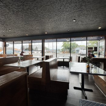 Thai us up - Dining space - Thai Near Me - Seaside, Oregon