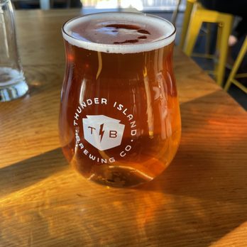 Thunder Island Brewing - strawberry cider - Breweries Near Me - Cascade Locks, Oregon Thunder Island Brewing - strawberry cider - Breweries Near Me - Cascade Locks, Oregon