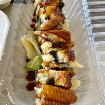 Makiyaki - Samurai Roll (Deep Fried with Salmon, Avocado, and Unagi on top) - Sushi Bars Near Me - San Leandro, California Makiyaki - Samurai Roll (Deep Fried with Salmon, Avocado, and Unagi on top) - Sushi Bars Near Me - San Leandro, California