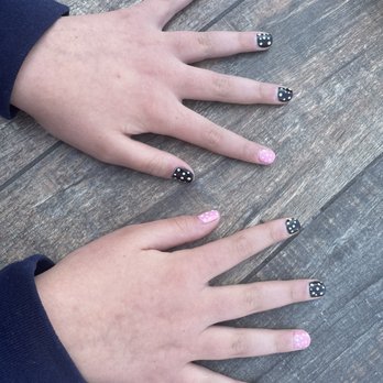 Smiley Nail Spa - regular manicure w/ polka dots - Nail Salons Near Me - Walnut Creek, California