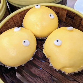 LN1380 - Salted egg yolk cream bao - Seafood Near Me - Little Neck, New York
