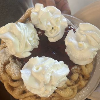 Six Flags Magic Mountain - Funnel cake - Amusement Parks Near Me - Valencia, California