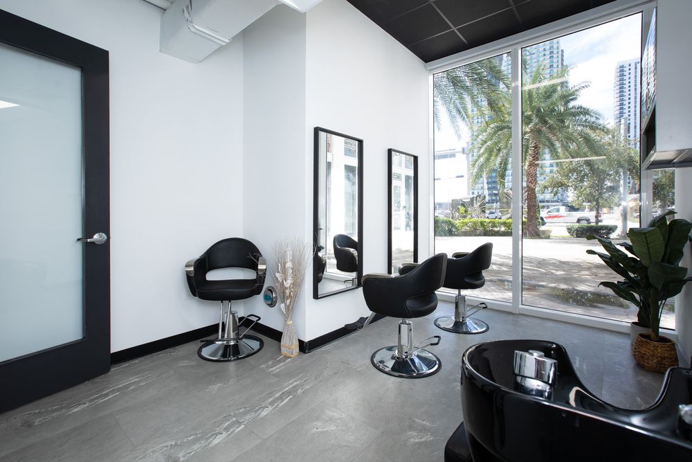 Oxy Salon Suites Logo