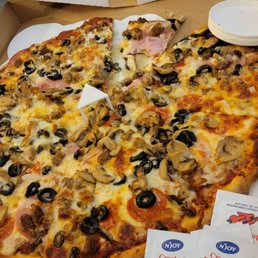 Deluxe 16" Pizza