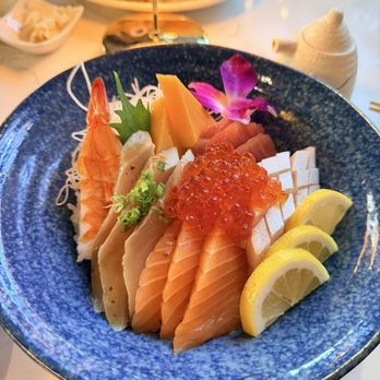 Fish Boon - Chirashi Bowl - Japanese Near Me - Carlsbad, California