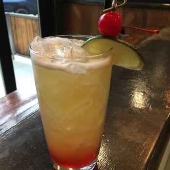 Bistro 135 - Don Julio Sunset, made with Don Julio Silver, Disaronno, Peachtree, pineapple juice and a splash of grenadine. Sooo refreshing! - Italian Near Me - Tracy, California