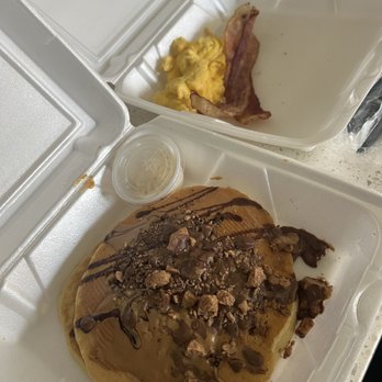 Brookside Cafe - Peanut Butter Cups Pancakes Platter - Breakfast & Brunch Near Me - Hurst, Texas
