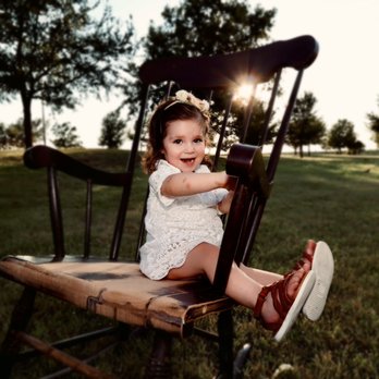 Shutter Lune Photography - Mother and daughter featuring just the little one - Session Photography Near Me - Elgin, Texas Shutter Lune Photography - Mother and daughter featuring just the little one - Session Photography Near Me - Elgin, Texas