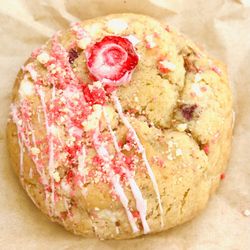 Ngot Baked Goods - Strawberry shortcake cookie