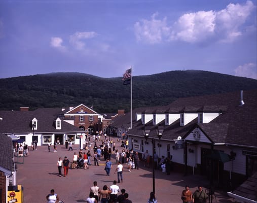 Woodbury Common Premium Outlets by null