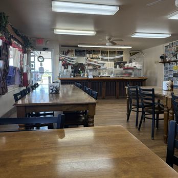 Lost Pines Bar-B-Que - Dining room - Barbeque Near Me - Giddings, Texas