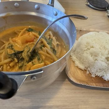 Bloom Thai Cuisine - Red curry - Thai Near Me - Lakewood, Washington Bloom Thai Cuisine - Red curry - Thai Near Me - Lakewood, Washington