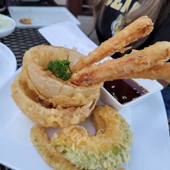 Fin Sushi Bar - Sushi Bars Near Me - Chicago, Illinois
