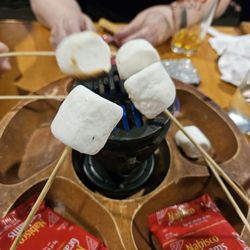 Campfire Grille - table smores