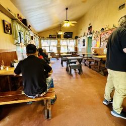 Chunky's Burgers - Inside