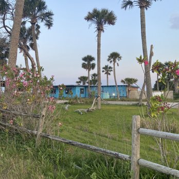 White Shell - Abandoned - Hunting & Fishing Supplies Near Me - Jacksonville, Florida