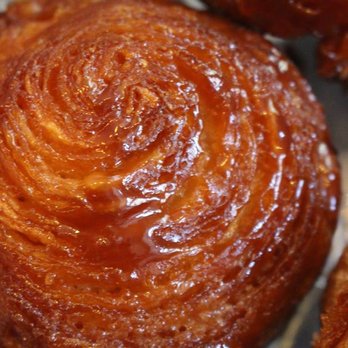 PAS NORMAL Café Bistrot - Karamelliger gehts kaum: unser beliebtes Hefegebäck mit echter bretonischer Salzbutter gebacken! - Bistros Near Me - Berlin, BE PAS NORMAL Café Bistrot - Karamelliger gehts kaum: unser beliebtes Hefegebäck mit echter bretonischer Salzbutter gebacken! - Bistros Near Me - Berlin, BE