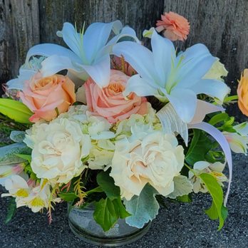 The Flower Lady - Another vase of happiness - Nurseries & Gardening Near Me - Paso Robles, California The Flower Lady - Another vase of happiness - Nurseries & Gardening Near Me - Paso Robles, California