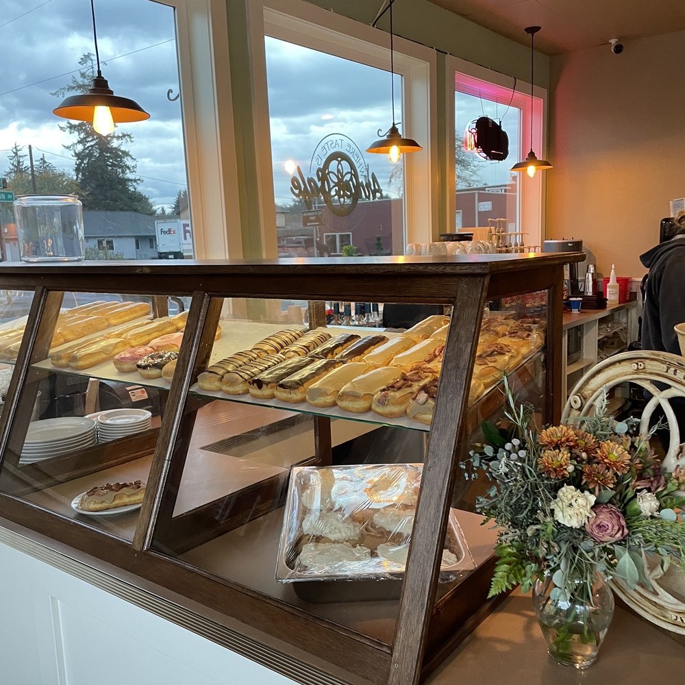Arnie's Cafe - Bakery - Breakfast & Brunch Near Me - Warrenton, Oregon Arnie's Cafe - Bakery - Breakfast & Brunch Near Me - Warrenton, Oregon
