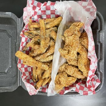 Fork In The Road - Boneless wings with zucchini fries - American Near Me - Tucker, Georgia Fork In The Road - Boneless wings with zucchini fries - American Near Me - Tucker, Georgia