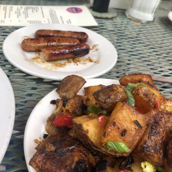 M henry - Chicken sausage and side of potatoes - Breakfast & Brunch Near Me - Chicago, Illinois M henry - Chicken sausage and side of potatoes - Breakfast & Brunch Near Me - Chicago, Illinois