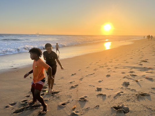 Huntington Beach by null