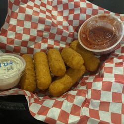 Shooter's Bar and Grill - Mozzarella sticks