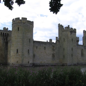 Bodiam Castle - Landmarks & Historical Buildings Near Me - Robertsbridge, ESX Bodiam Castle - Landmarks & Historical Buildings Near Me - Robertsbridge, ESX