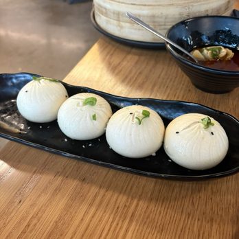 Dough Zone Dumpling House - Beaverton - Pan Fried Pork Buns (4) 特色鲜肉煎包 - Dim Sum Near Me - Beaverton, Oregon