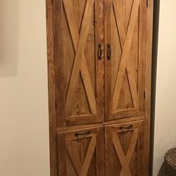 Old Pine - Custom linen closet