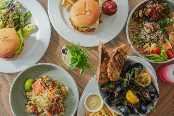 GG's Waterfront by null