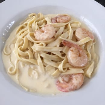 Rosinella - Fettuccini Alfredo with shrimp - Italian Near Me - Miami Beach, Florida Rosinella - Fettuccini Alfredo with shrimp - Italian Near Me - Miami Beach, Florida