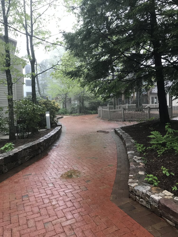 Elizabeth B Farnsworth, LPC - grief counselor in Lynchburg, VA