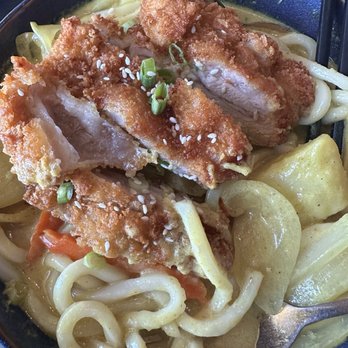Oodles By The Noodbar - Golden Crunch Curry Udon - Pan Asian Near Me - La Mesa, California Oodles By The Noodbar - Golden Crunch Curry Udon - Pan Asian Near Me - La Mesa, California