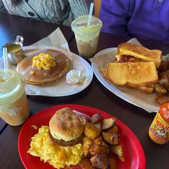 Arize Bistro - Belly Bomb Panini, Sausage Egg & Cheese Biscuit, Mango Sticky Rice Pancake, Thai Tea With Matcha Foam, & Thai Coffee with Matcha Foam - Breakfast & Brunch Near Me - Long Beach, California