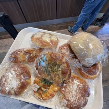 85°C Bakery Cafe-Portland - Nom nom fresh bread 3 - Bakeries Near Me - Tigard, Oregon