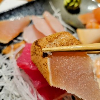 Hamaru Sushi - Japanese Near Me - Toronto, Ontario