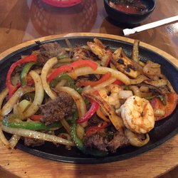 Los Compadres Mexican Grill
