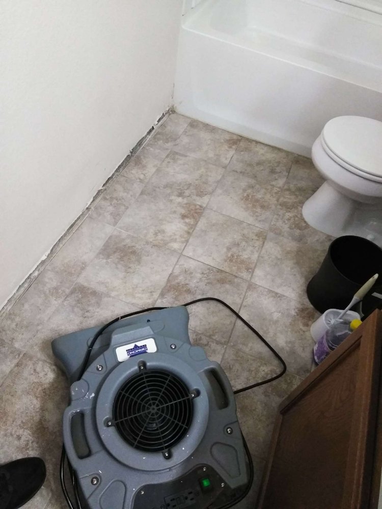 Slide of 24-7 Resoration