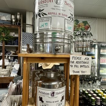 Ikenberry Orchards - Oil and Vinegar refills - Fruits & Veggies Near Me - Daleville, Virginia