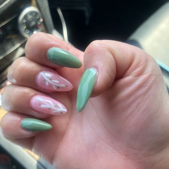 Leo Nails & Spa - Waxing Near Me - Covina, California