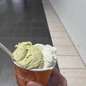 Venchi - Pistachio and vanilla - Gelato Near Me - Santa Clara, California