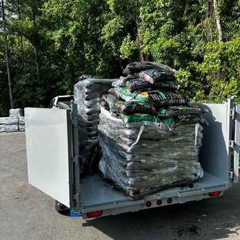 Pena Lawn Services - the back of a truck loaded with garbage - Gardeners Near Me Pena Lawn Services - the back of a truck loaded with garbage - Gardeners Near Me