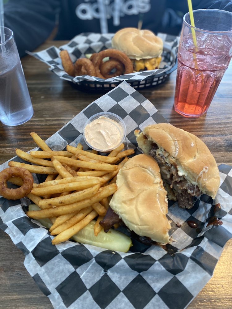 THE BREEZE INN Updated August 2024 33 Photos & 53 Reviews 5168 Jean Duluth Rd, Duluth