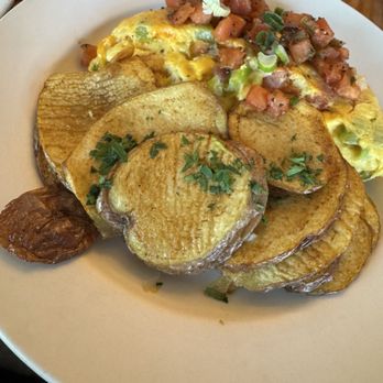 Redhead Bay Cafe - Veggie omelette with side of potatoes - New American Near Me - Virginia Beach, Virginia