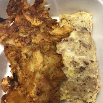 Golden Bear - Corned beef hash omelet and home fries - Breakfast & Brunch Near Me - Largo, Florida