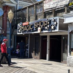 Houdini's Magic Shop - Outside store front
