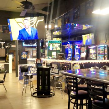 Top Shooters - Sports Bars Near Me - Columbia, Illinois