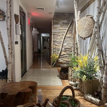 Yihan Spa - waiting area - Massage Therapy Near Me - New York, New York Yihan Spa - waiting area - Massage Therapy Near Me - New York, New York